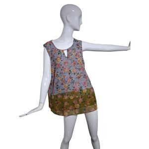 CAbi Women's size XL Flowy Boho Floral‎ Keyhole Cottagecore Dainty Penelope Top